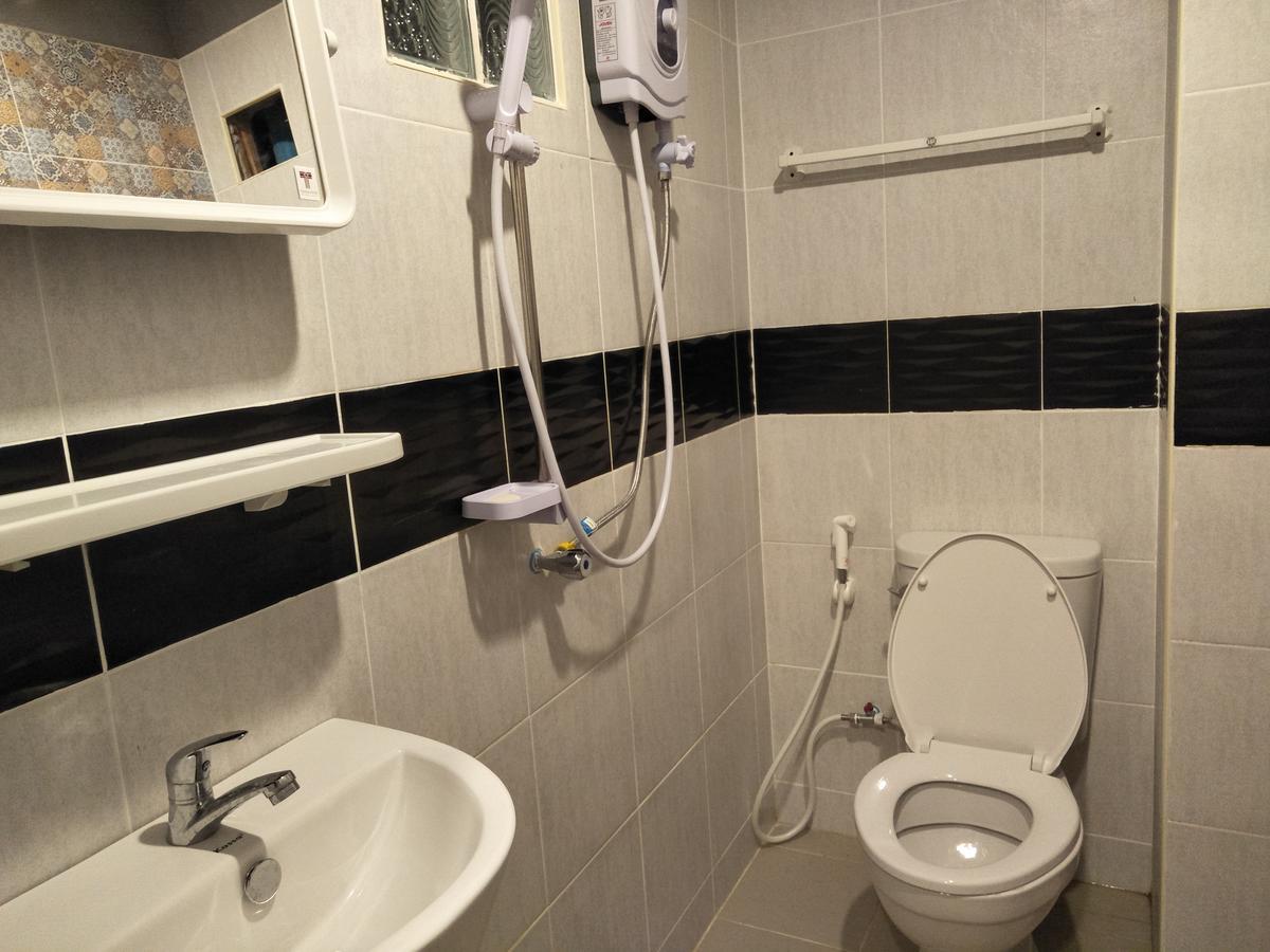 Rinrada Place Hotel 乌汶 外观 照片