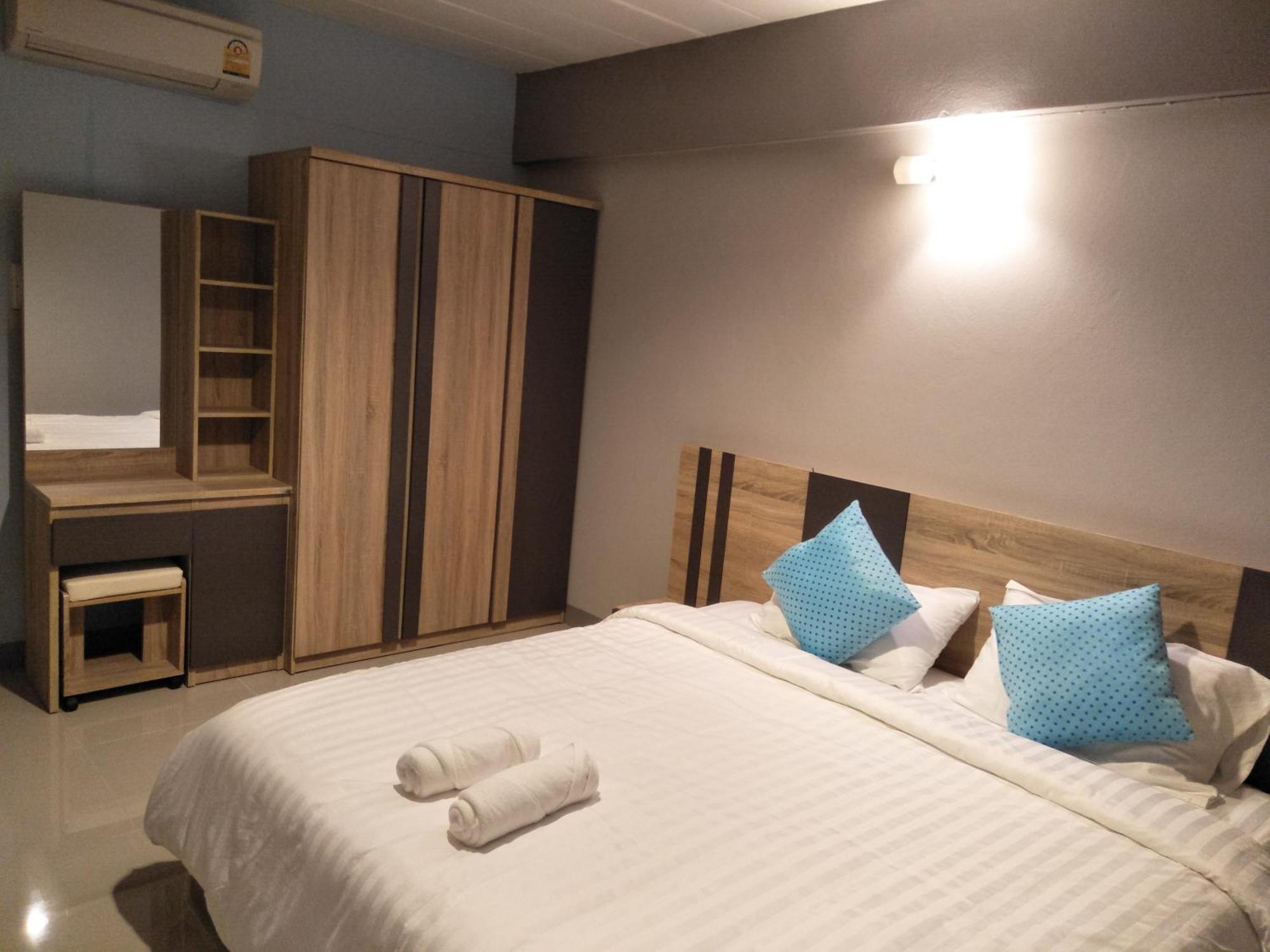 Rinrada Place Hotel 乌汶 外观 照片