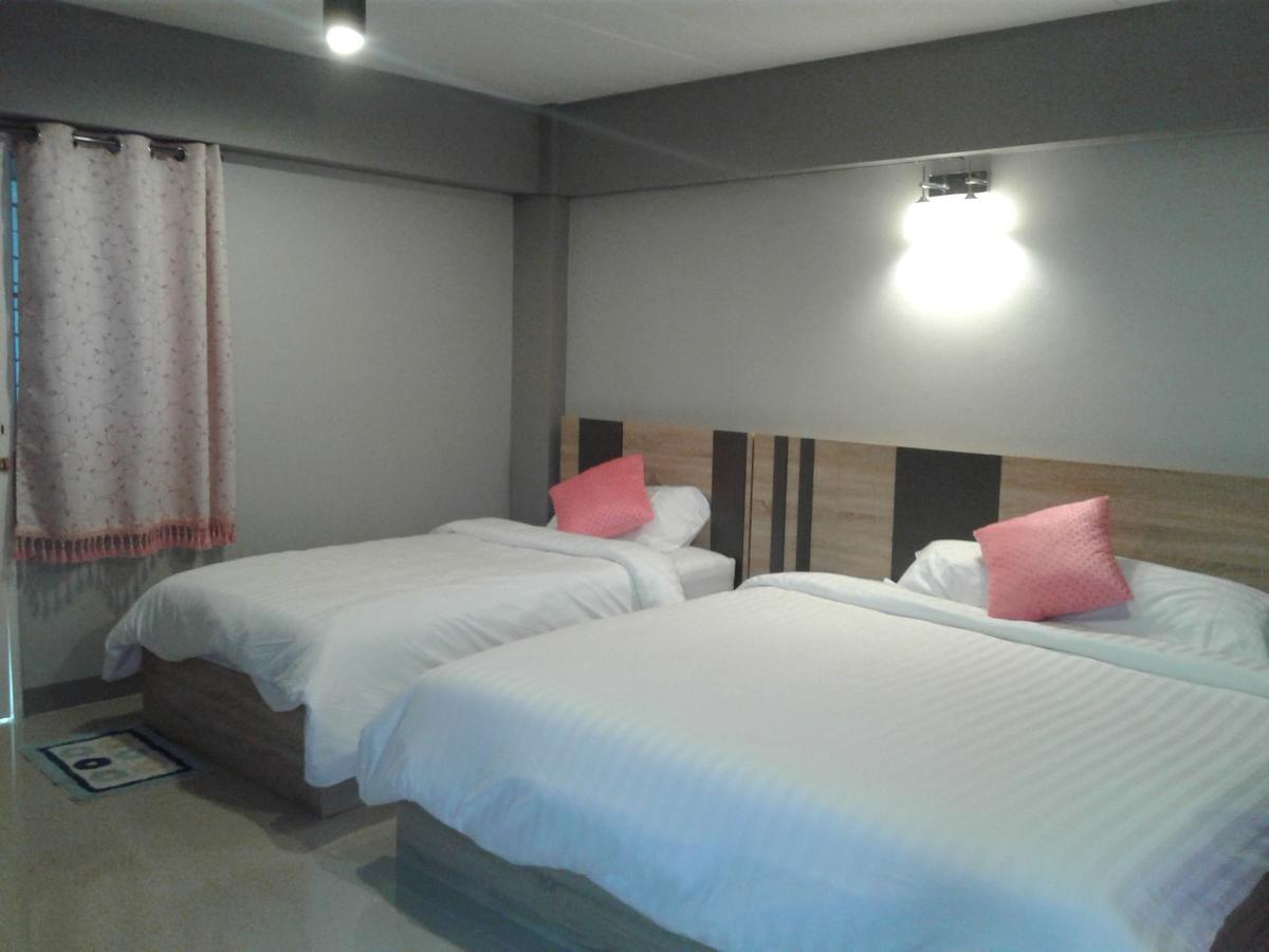 Rinrada Place Hotel 乌汶 外观 照片