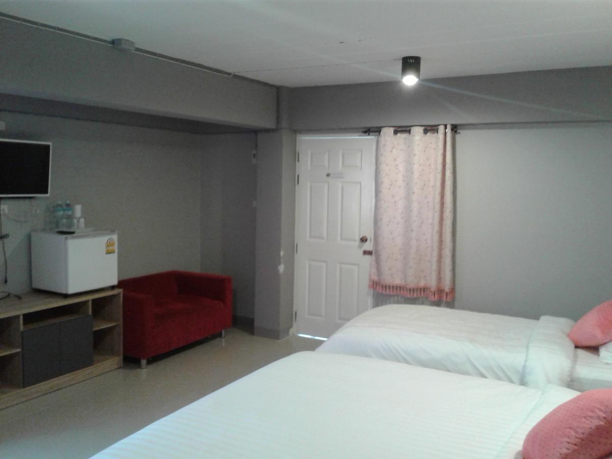 Rinrada Place Hotel 乌汶 外观 照片