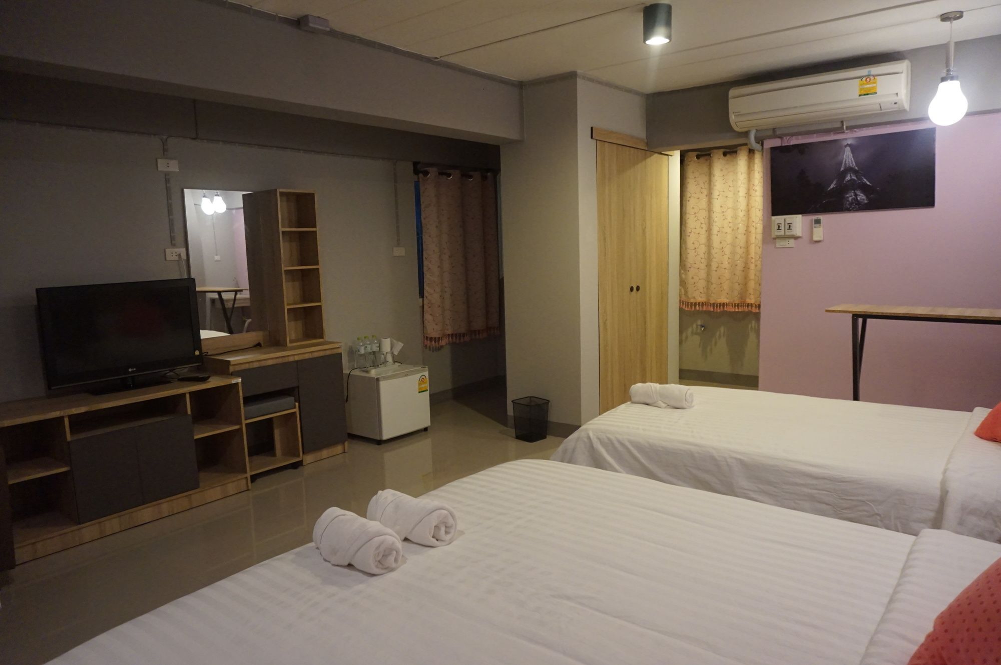Rinrada Place Hotel 乌汶 外观 照片