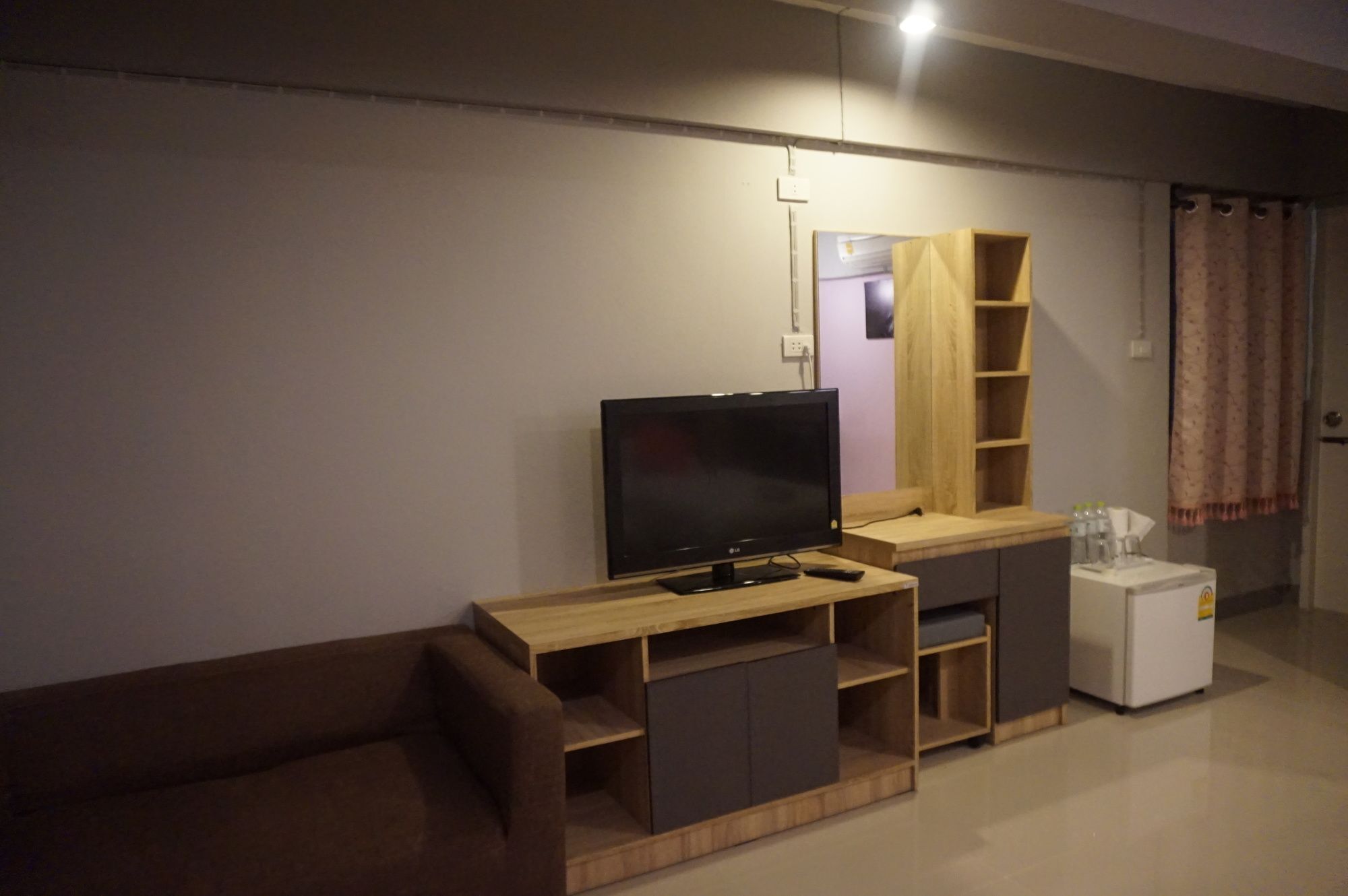 Rinrada Place Hotel 乌汶 外观 照片
