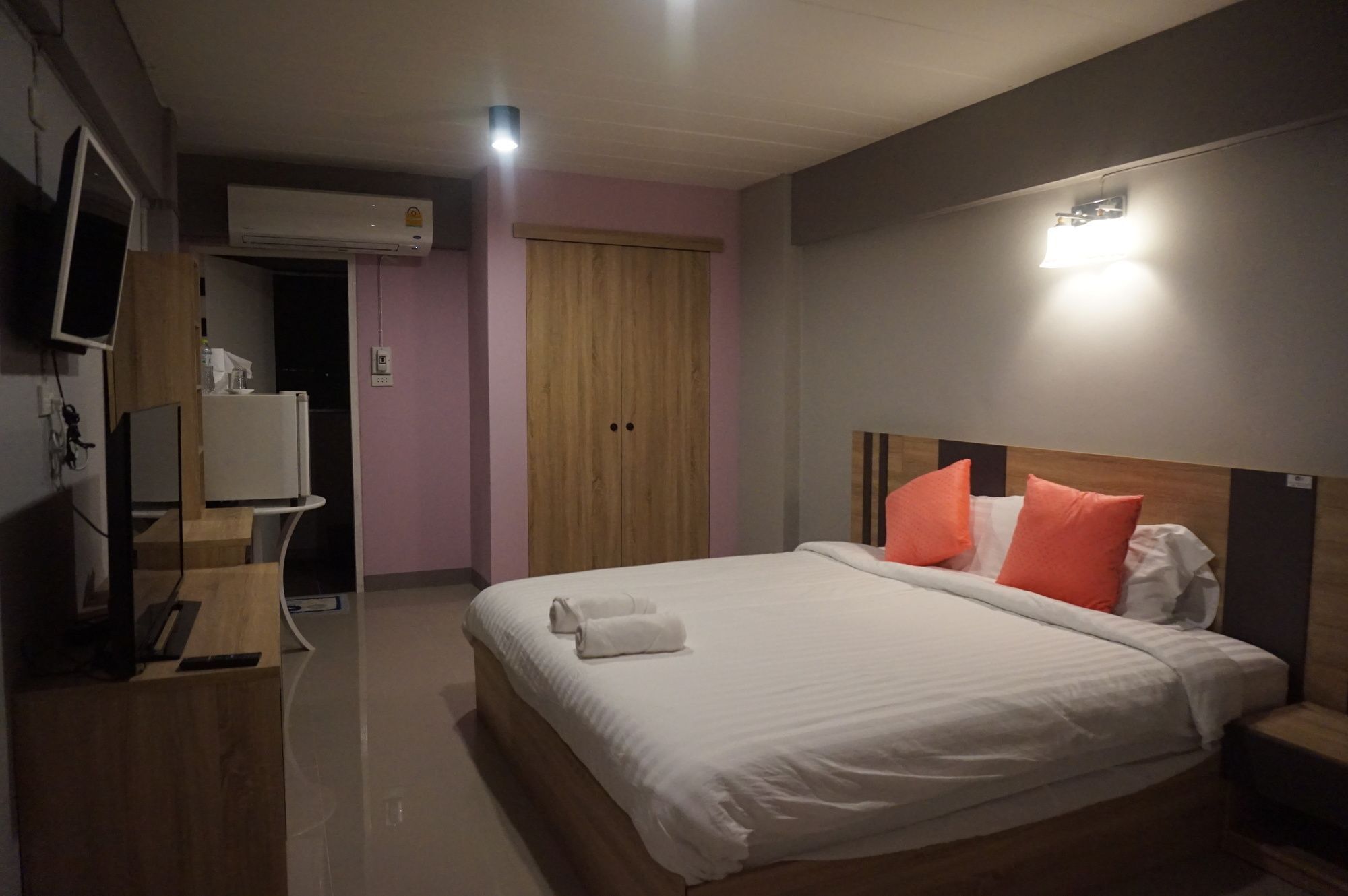 Rinrada Place Hotel 乌汶 外观 照片