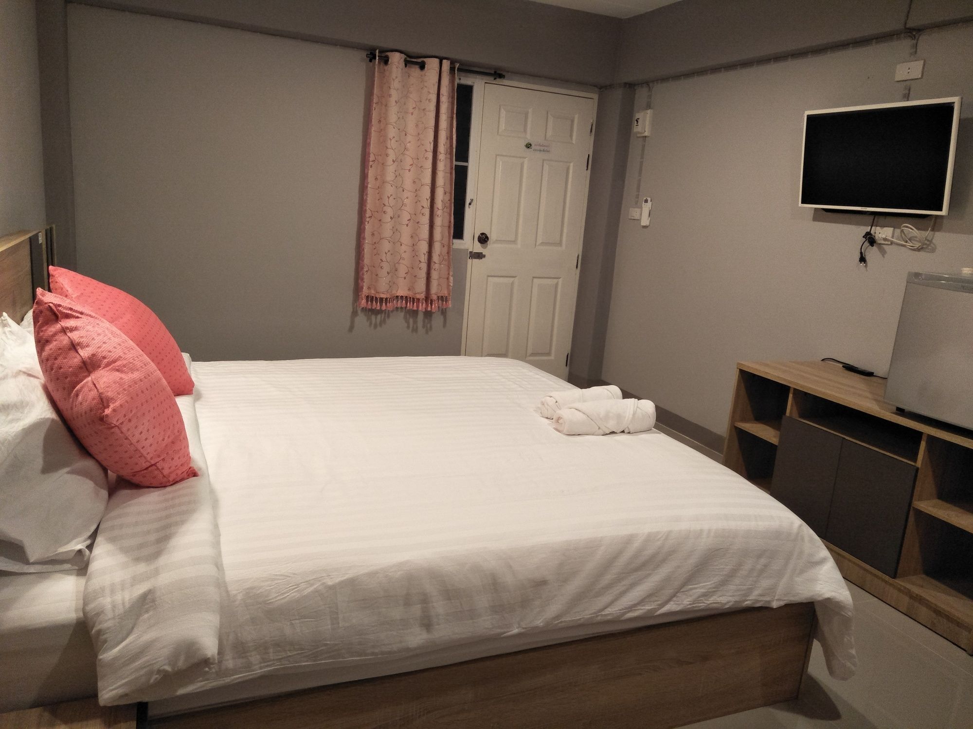 Rinrada Place Hotel 乌汶 外观 照片