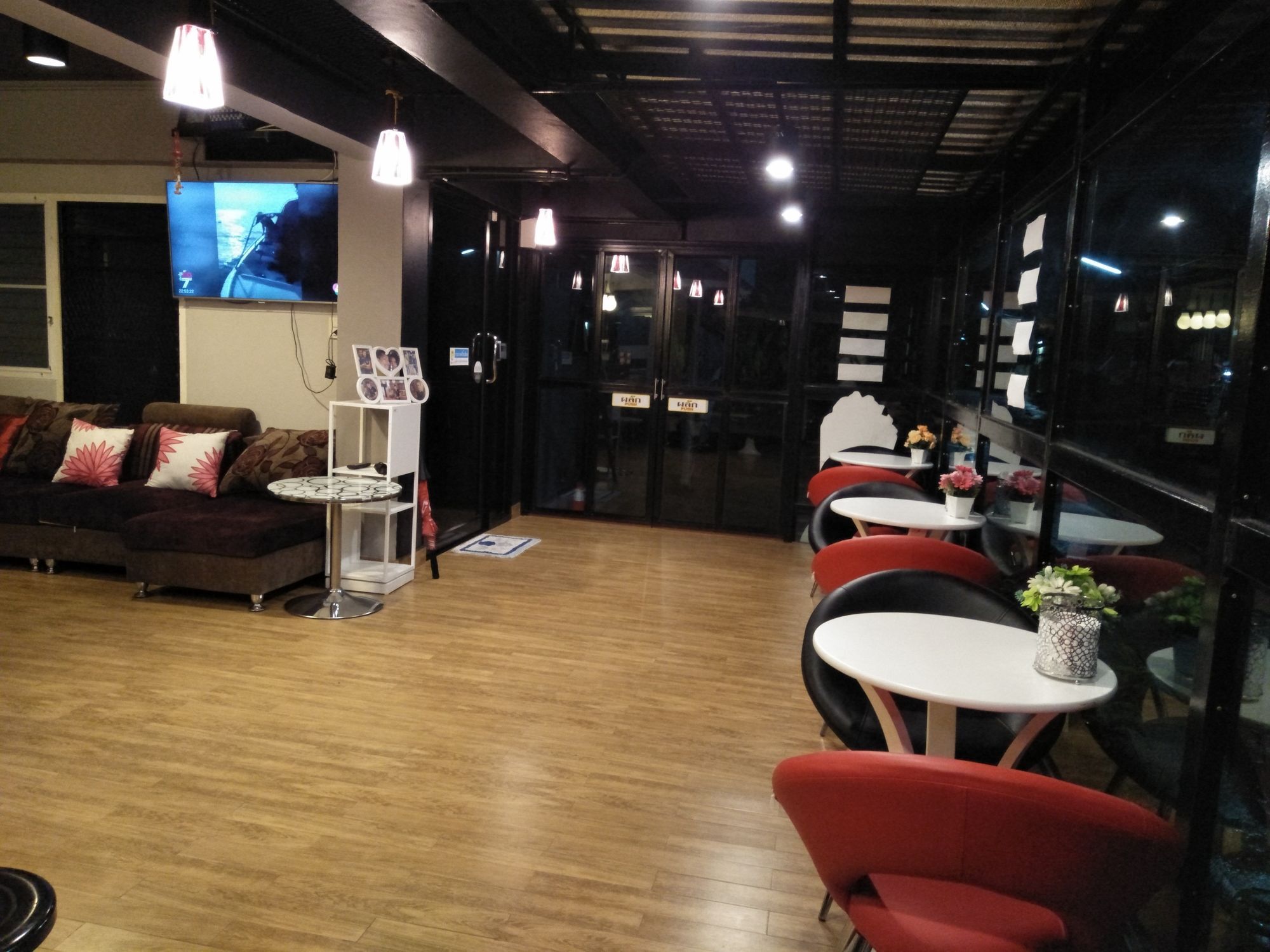 Rinrada Place Hotel 乌汶 外观 照片