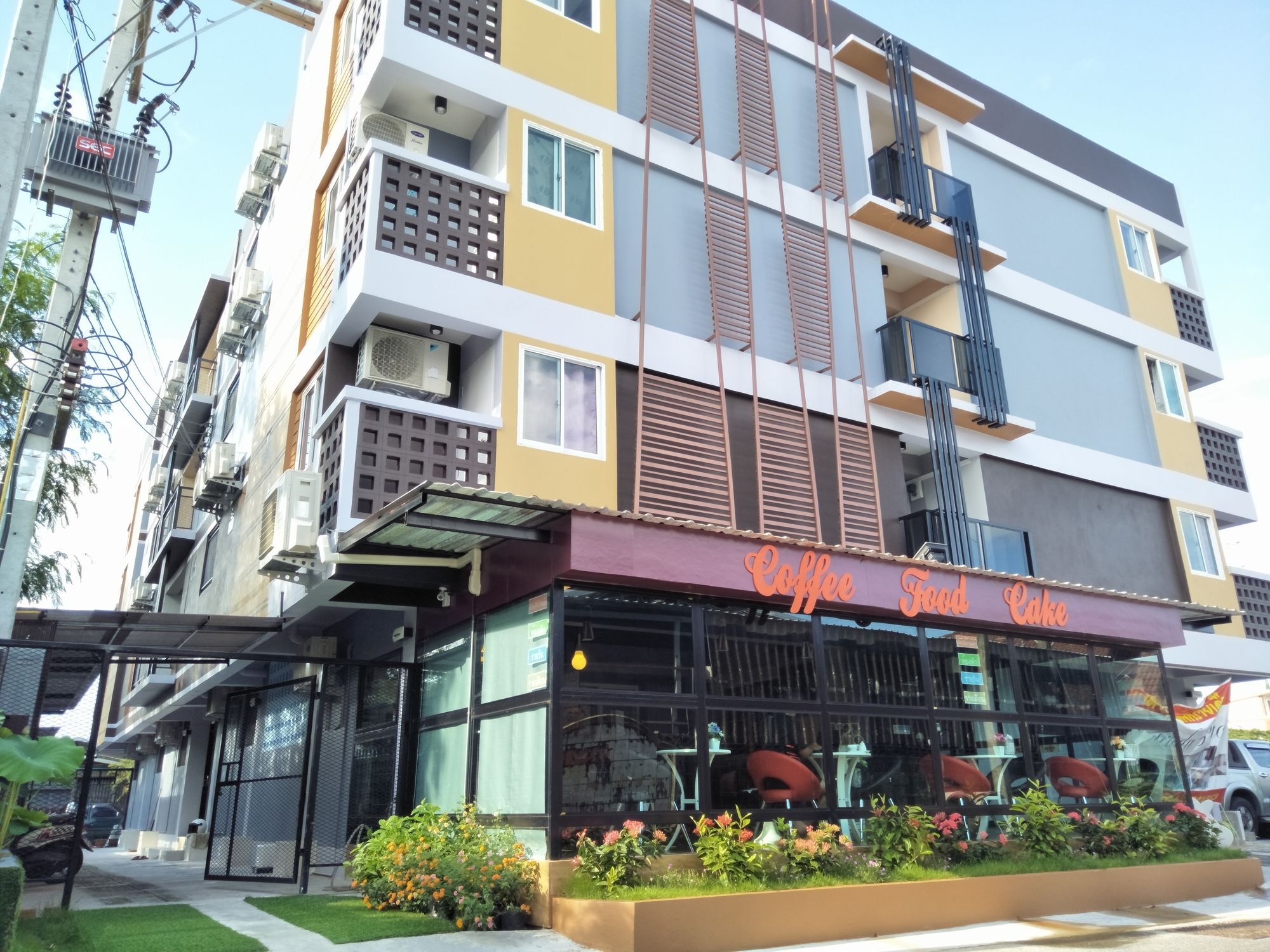 Rinrada Place Hotel 乌汶 外观 照片